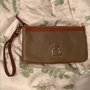Dooney and bourke wristlet